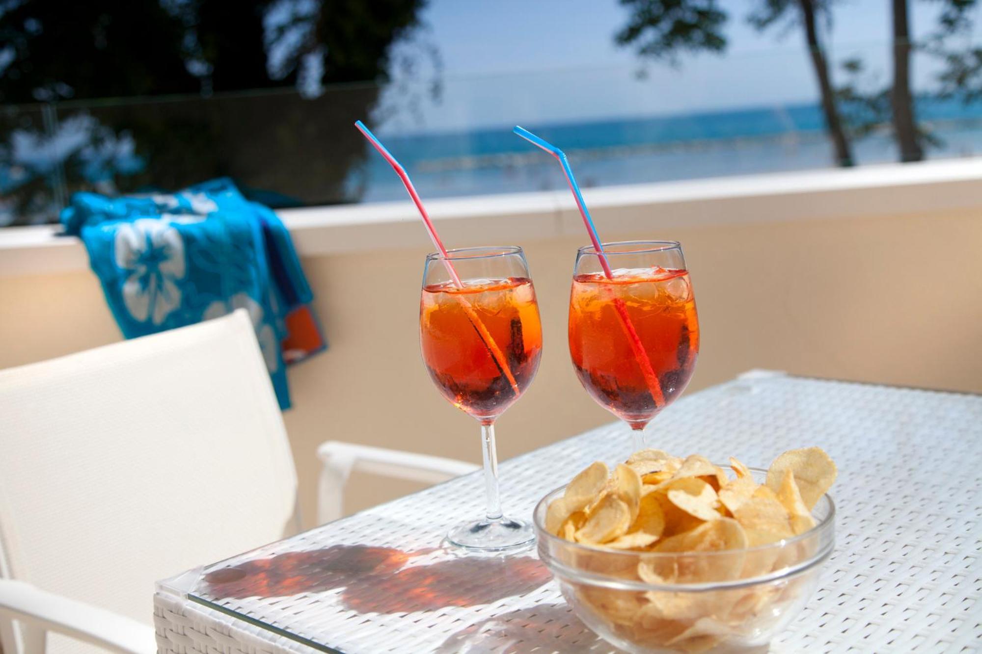 Marina Beach Suite Hotel ริมินี ภายนอก รูปภาพ